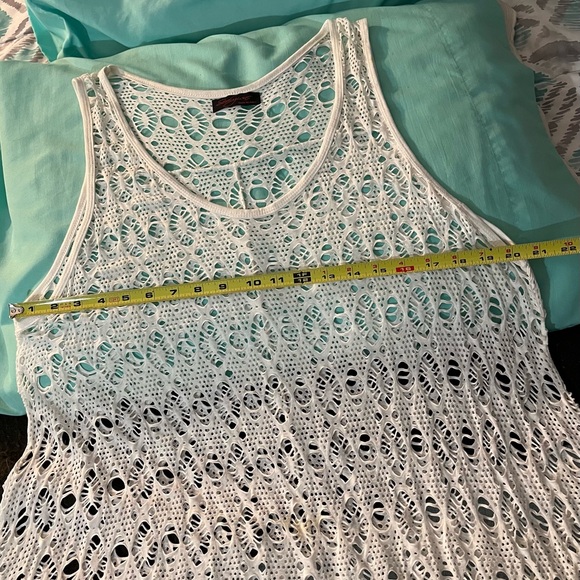 White Crochet Sleeveless Top by Seduzione - Picture 6 of 16